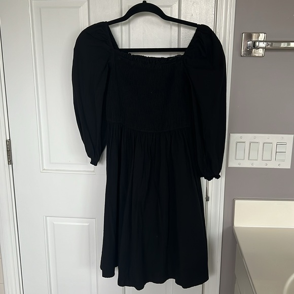 Mod Ref Quarter Sleeve Black Shirred Puff Sleeve Smocked Mini Dress - Picture 2 of 8